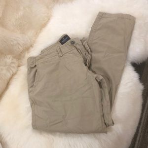 Men khaki